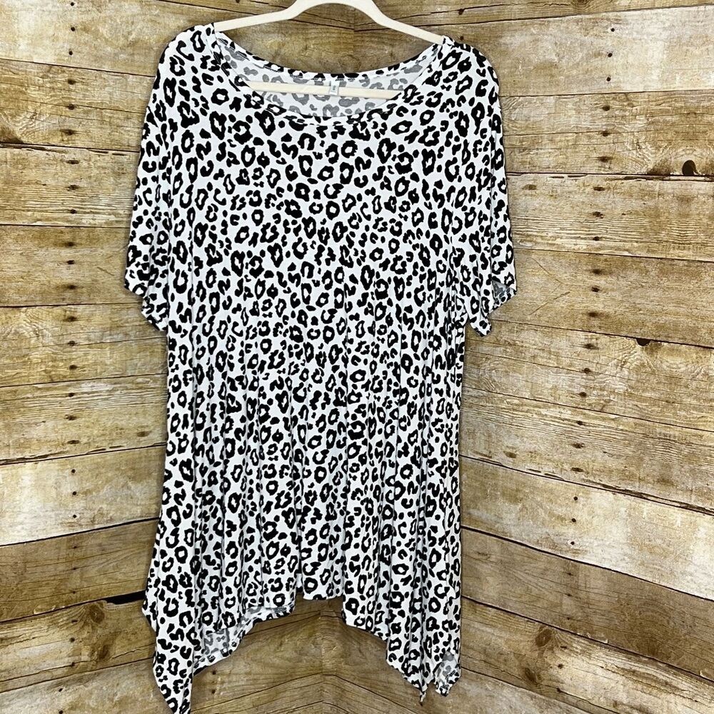 POP YOUNG ASYMMETRICAL LEOPARD PRINT CASUAL FUN ROUND NECK BLOUSE SIZE 3XL